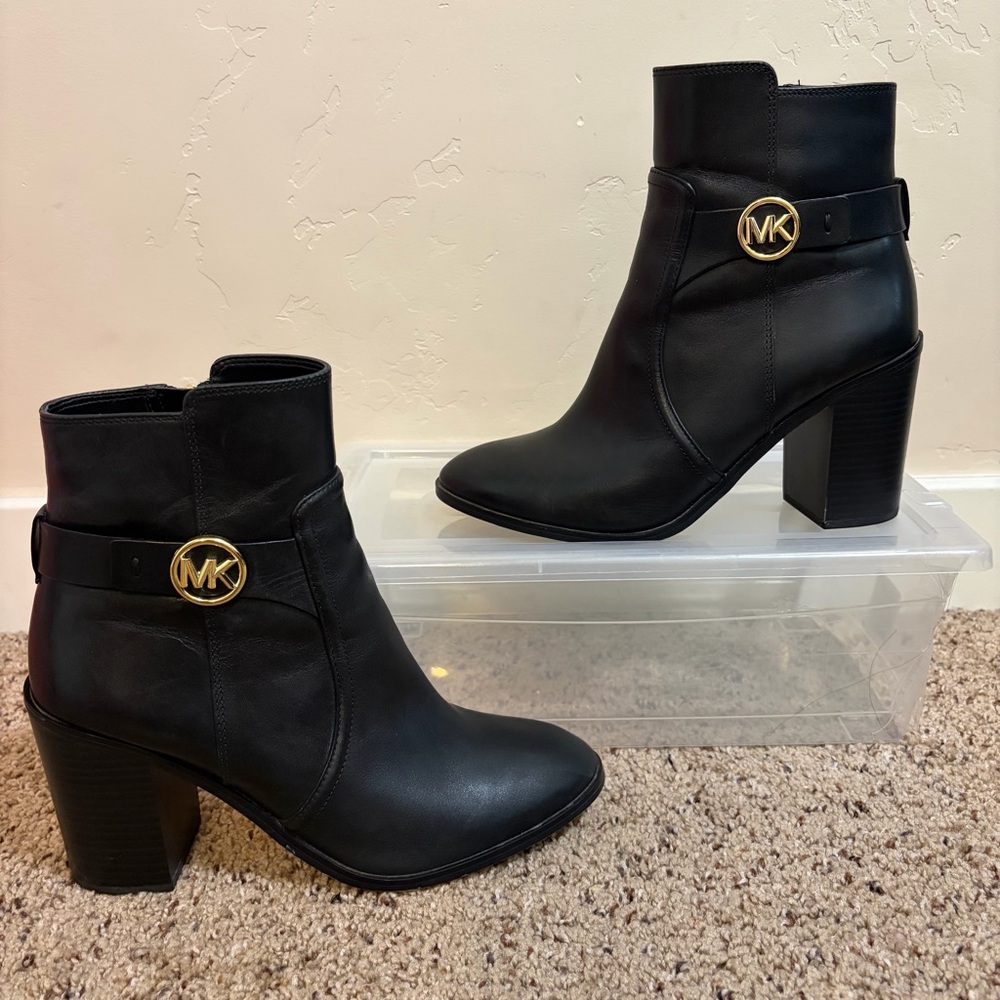 Michael Kors Carmen Heeled Ankle Bootie Boot Leather Black Size 8.5
